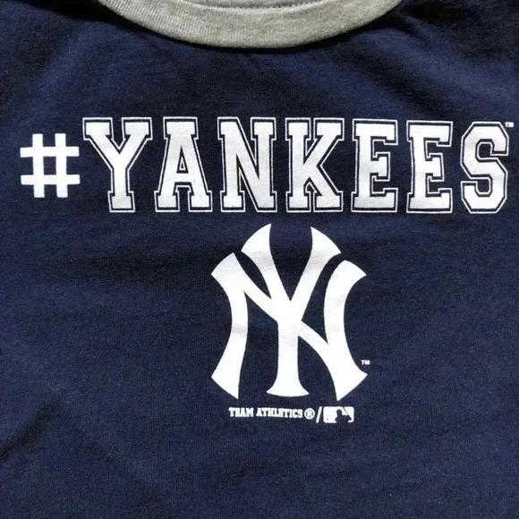New York Yankees  Blue T-Shirt Size Extra Small - Picture 4 of 16